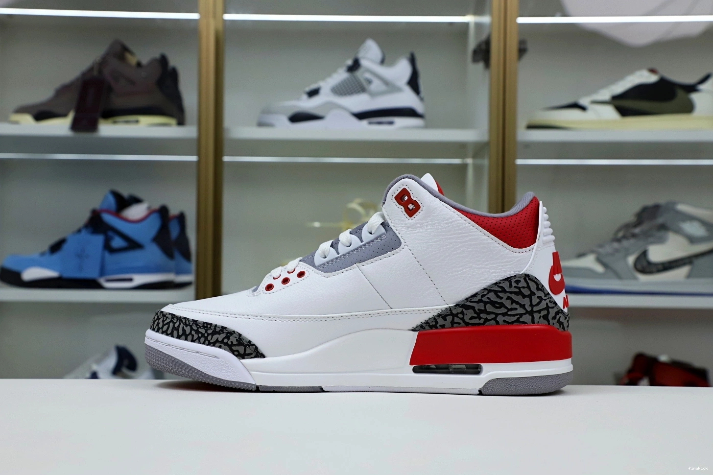 JORDAN AIR 3RETRO